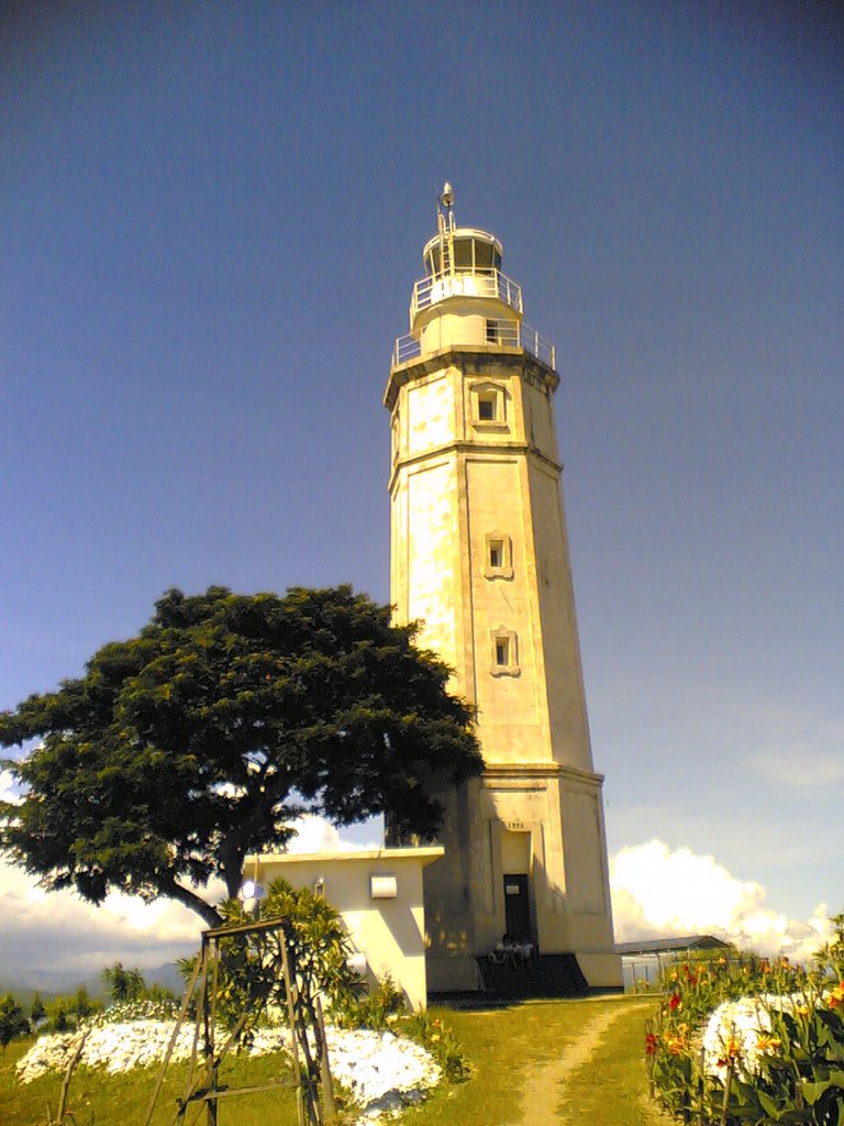 Bagacay Light Point 02 by paulbaguio