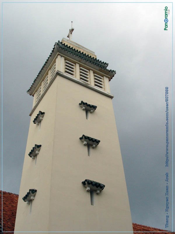 Tháp chuông nhà thờ - Vũng Tàu - Church bell tower by Vietnam - Paracels