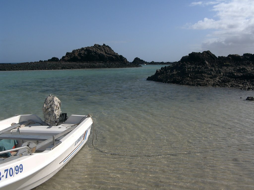 El puertito, Isla de Lobos by tejinero