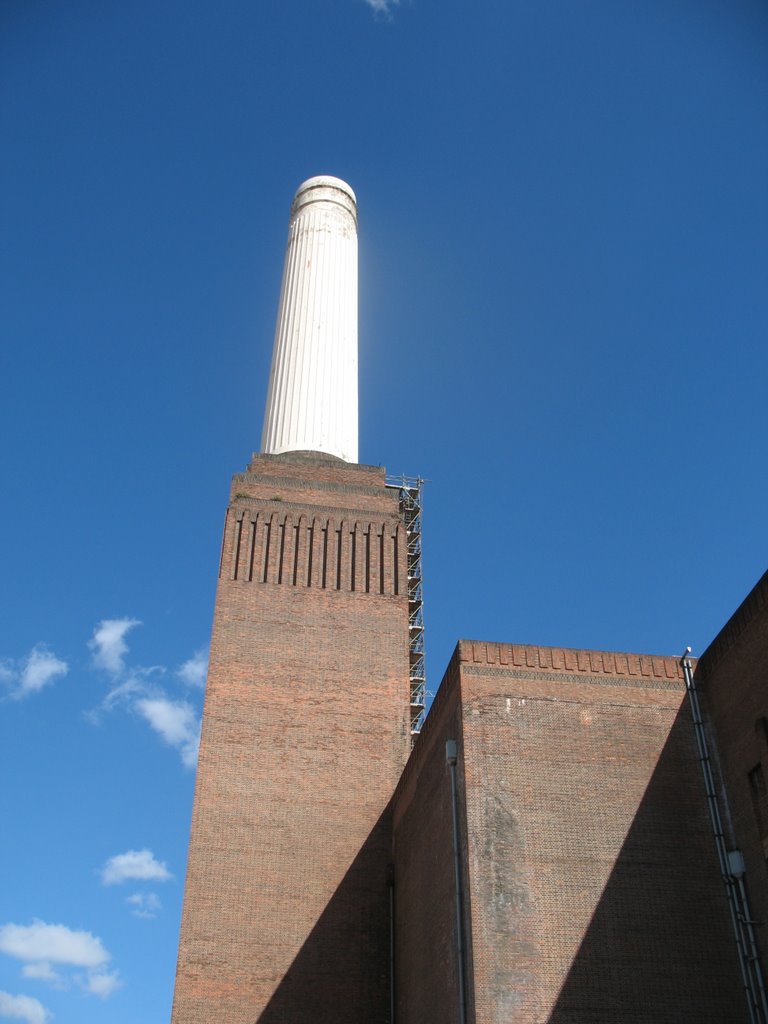 Battersea Power Station by barronoid