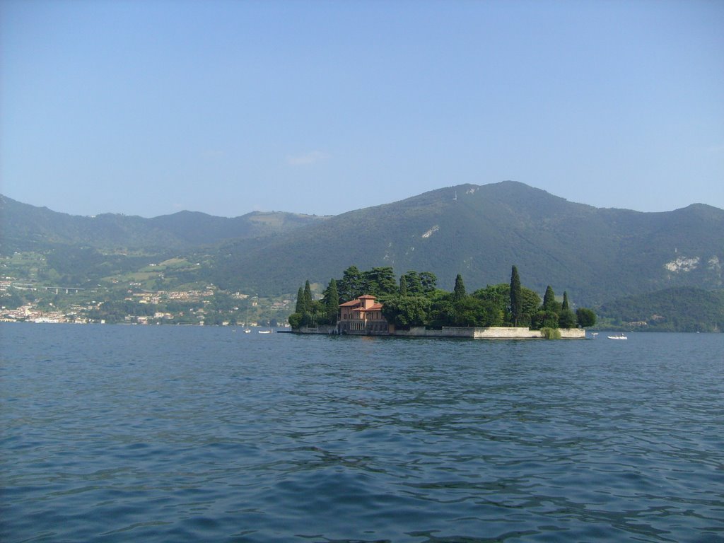 Isola di San Paolo-lago di Iseo by maes maestri