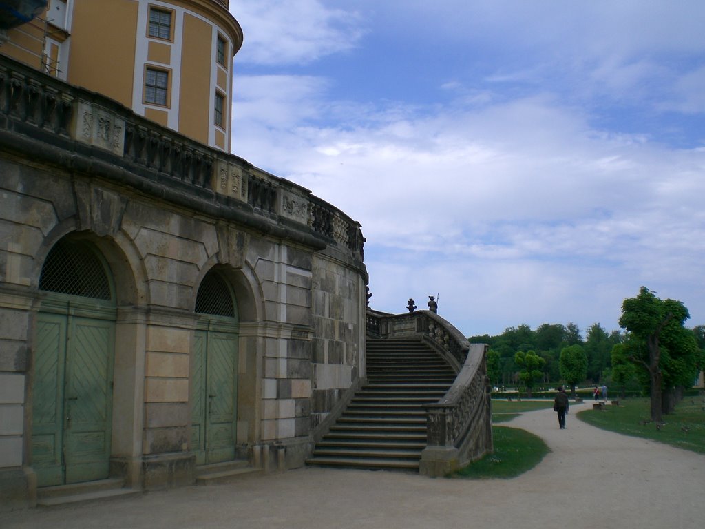 Moritzburg Osttreppe by Daniel Küchler