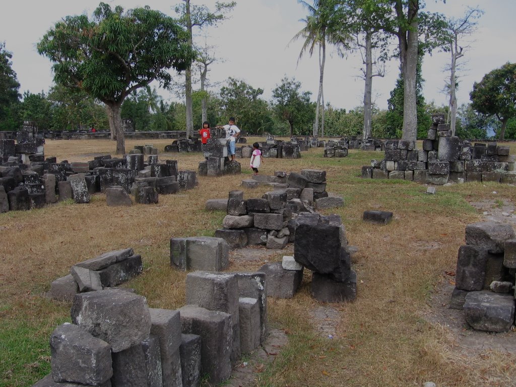 Ratu Boko Yard by Erry AN ErryanZ