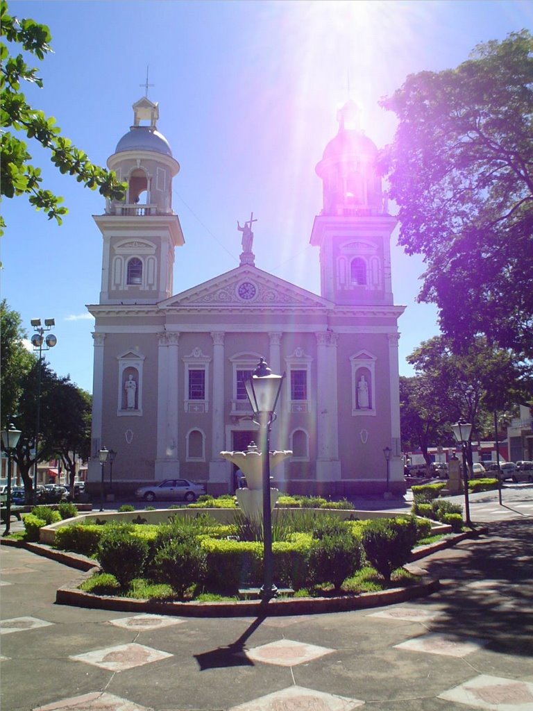 Catedral N.Sra. do Amparo by Sérgio Adriano Bizel…