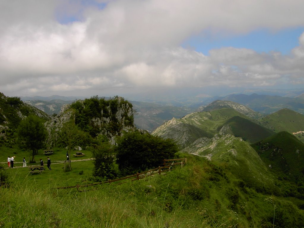 Covadonga: Paisajes en el mirador de la Reina by Rosaflor