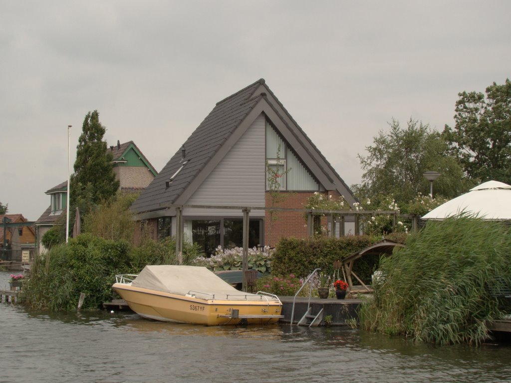 How the Dutch live by Zwoerdkop