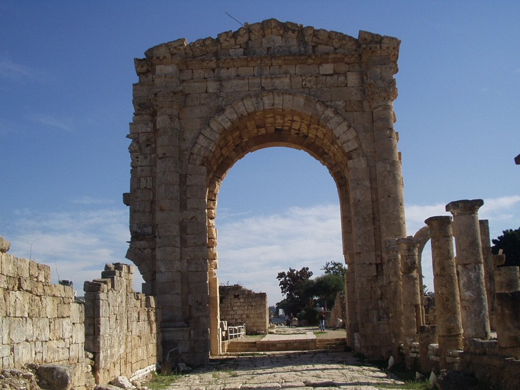 Ruines romaines à Sour by Jean-marc Descoux