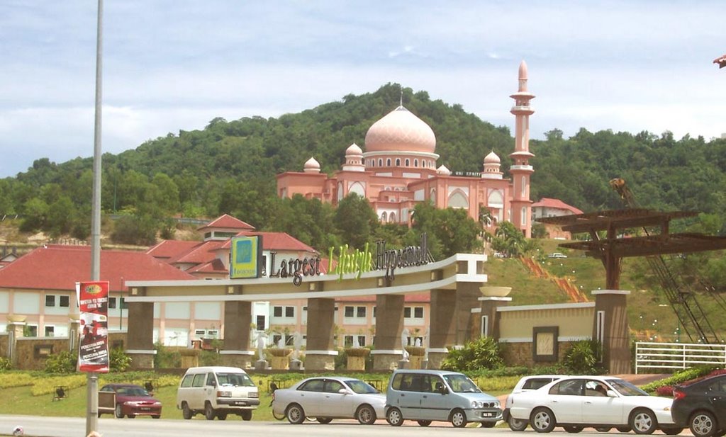 UMS Mosque view from Jalan Sulaman by A Syaharuddin K