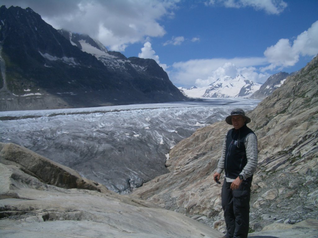 Sicht auf den Aletschgletscher by jenspf