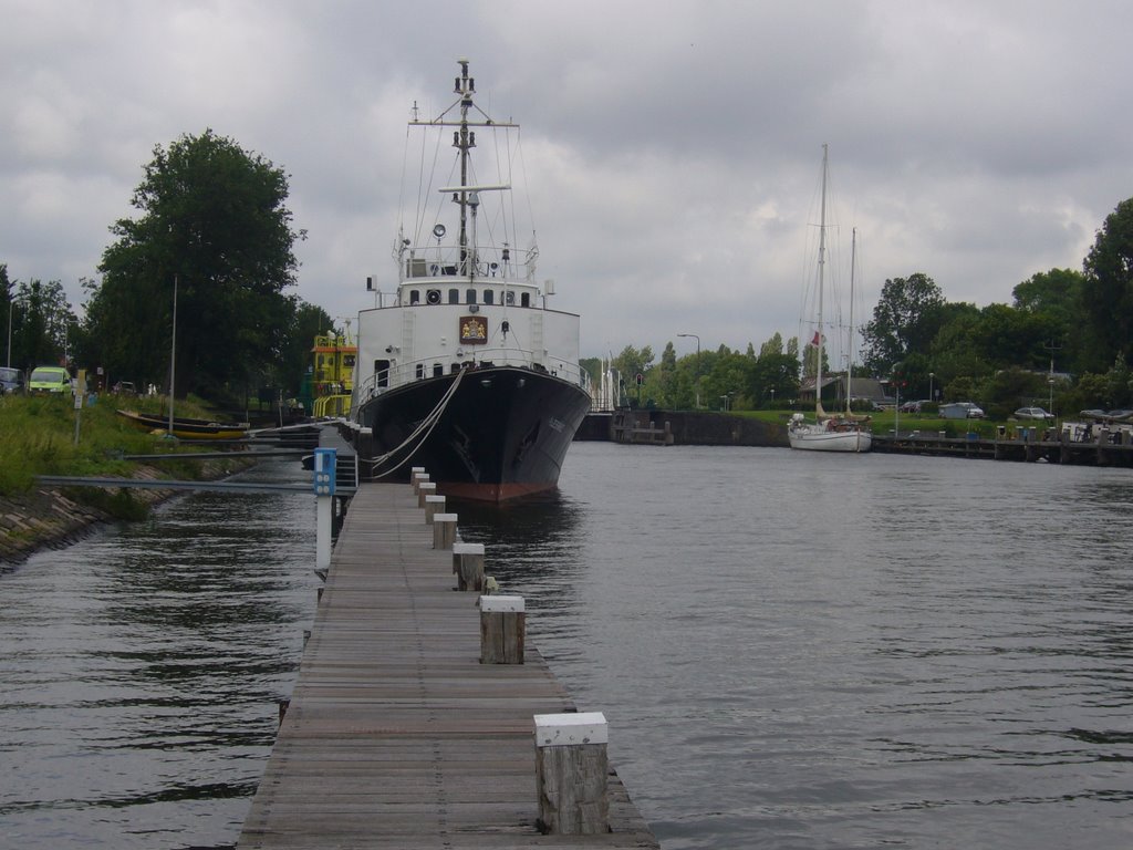 Hellevoetsluis, Netherlands by chiel van waart