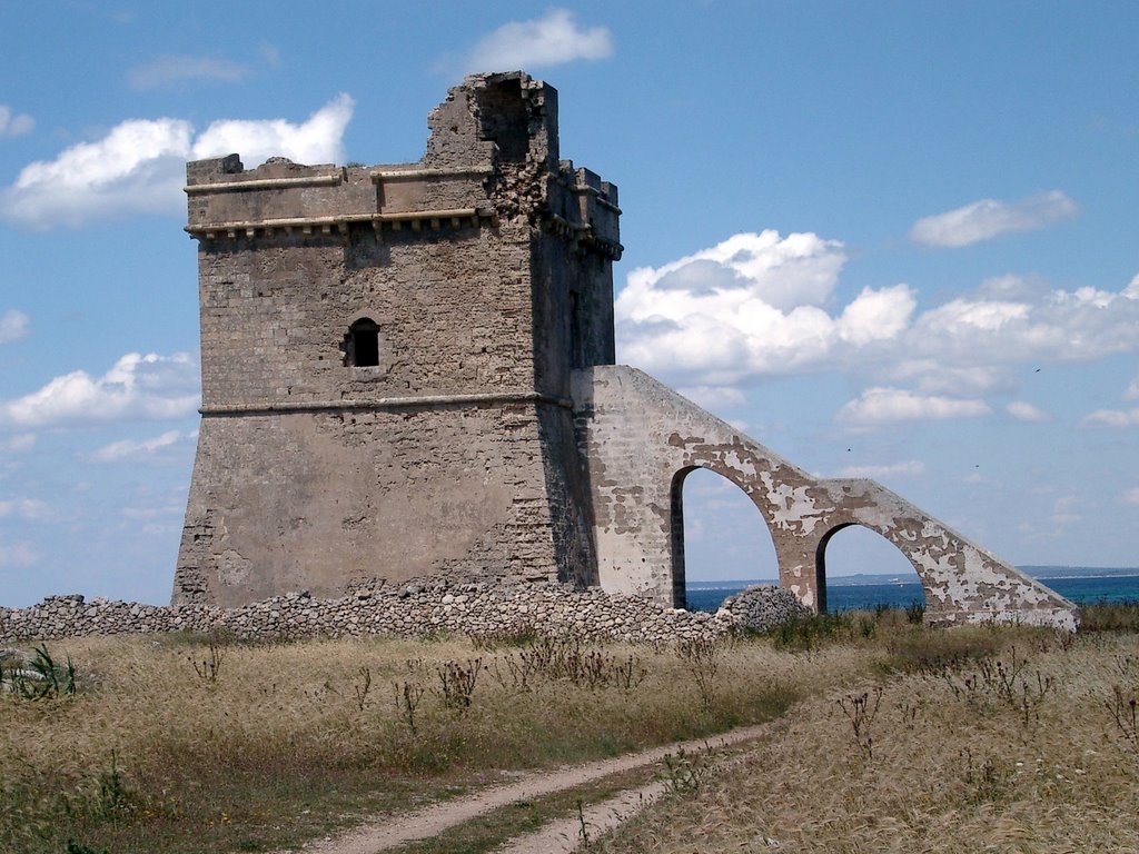 Torre di guardia salentina . by Mauro Tiberi