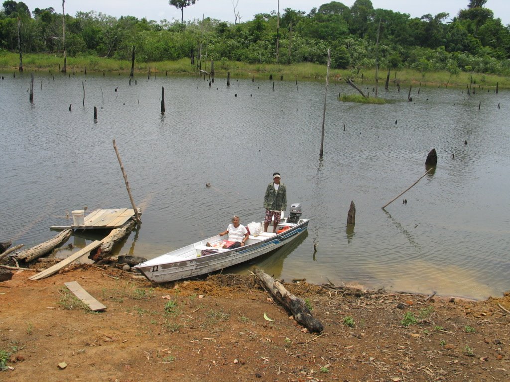 Cacaia do Rumo Certo, Lago de Balbina, Presidente Figueiredo, Amazonas by Renato Lins