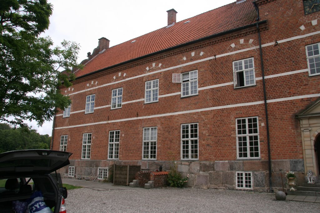 Næsbyholm, June 2008 by Claus F. Højbak