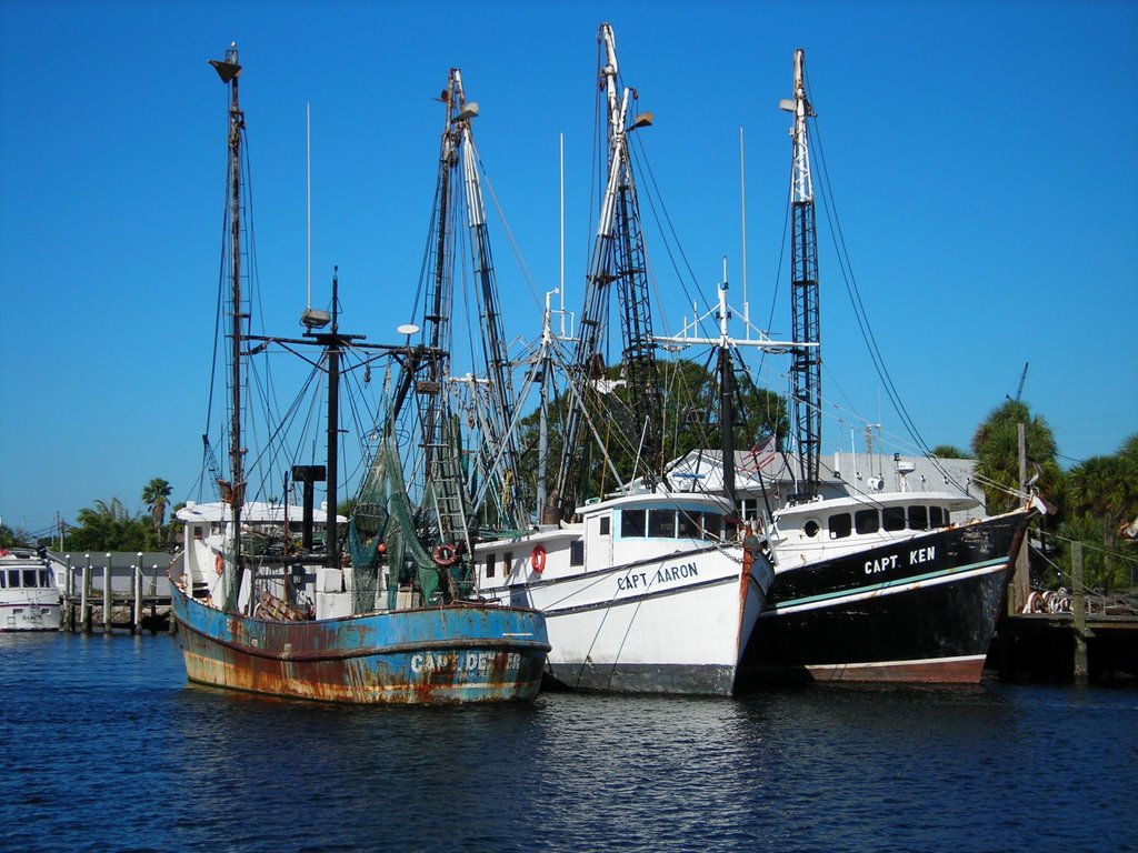 Sponge Docks @ Tarpon Springs by gmkpsu