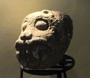 Jaguar, cultura Olmeca, Museo Comunitario "La Yerbabuena", Tomatlán, Veracruz, México by mensajerotomatlan