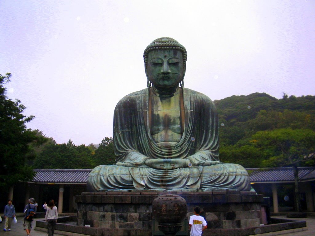 Daibutsu in Kamakura by Christopher Marshall