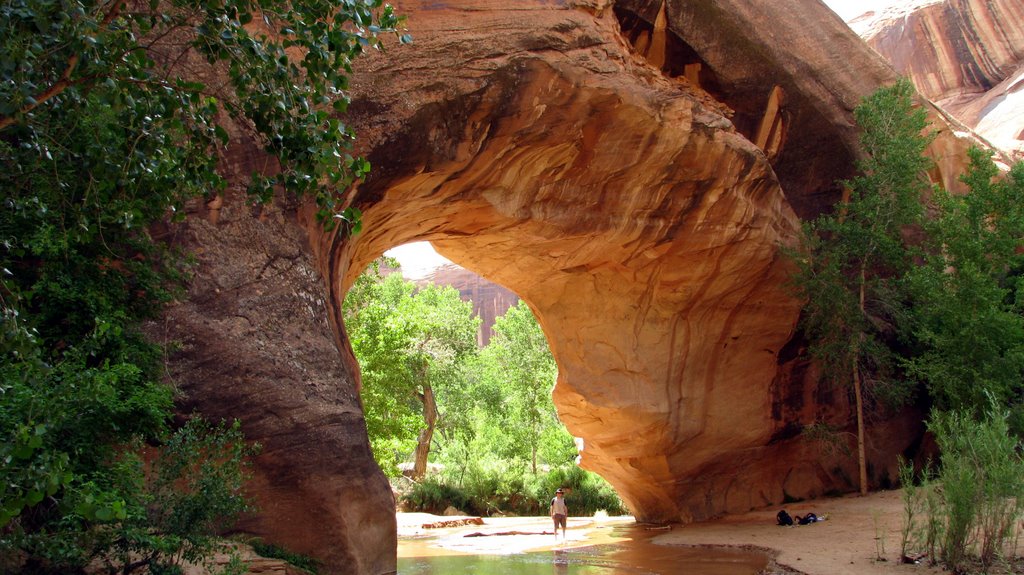 Coyote Gulch Natural Bridge by gsaxx