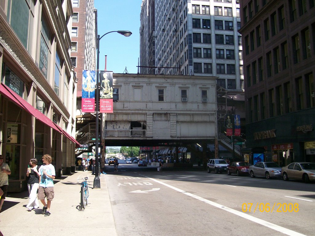 CTA Train Station Chicago by Mariusz Zielezny