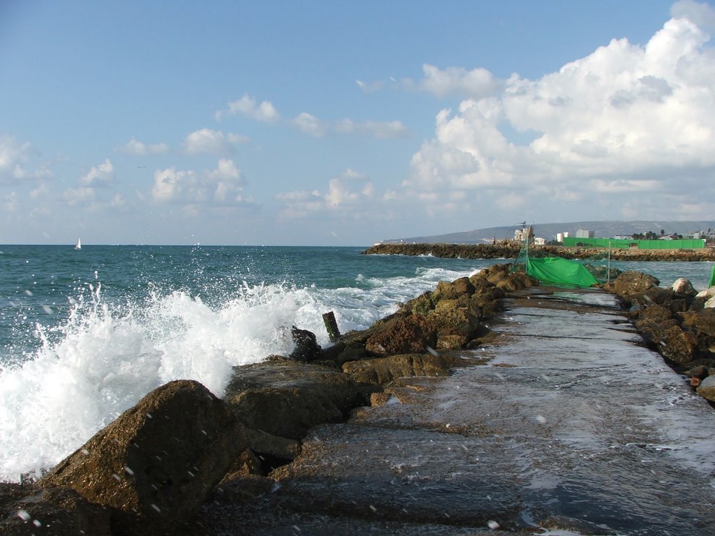 Naharia beach by mnashe