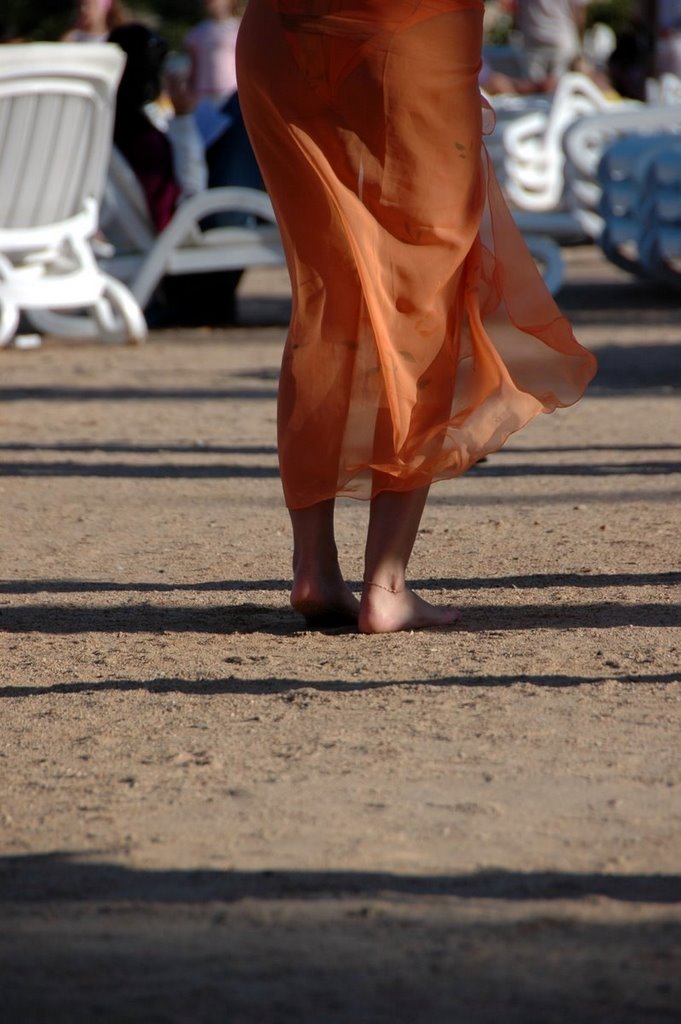 Bellydance at the beach by cwetto