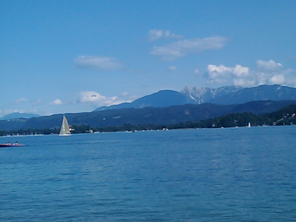 Gemeinde Krumpendorf am Wörther See, Austria by Vladimir Ivanchenko