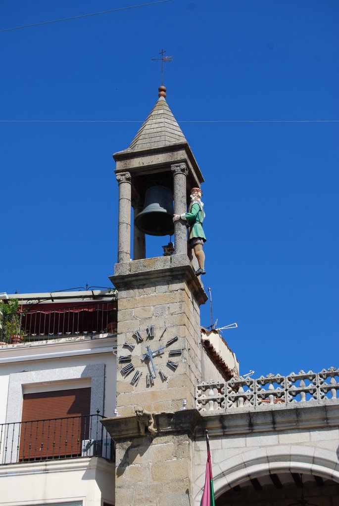 Detalle Ayuntamiento Plasencia by Joaquin del Moral Ll…