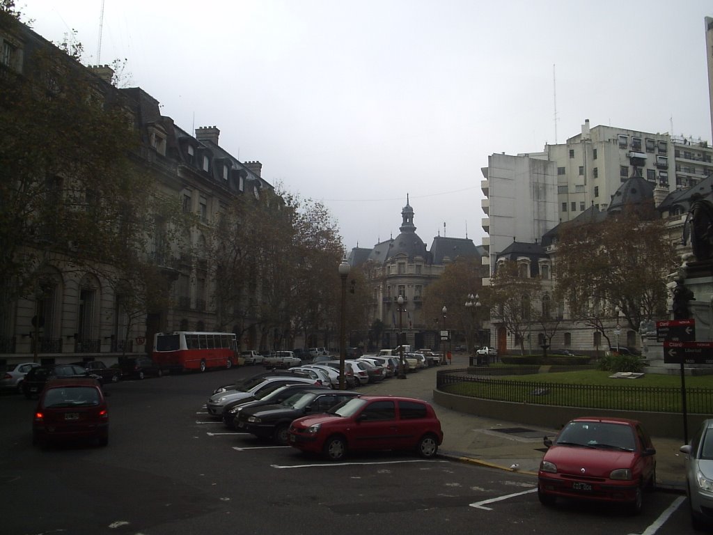 Praça Carlos Pellegrini, Embaixada da França e Brasil. by Cristiano Esmite