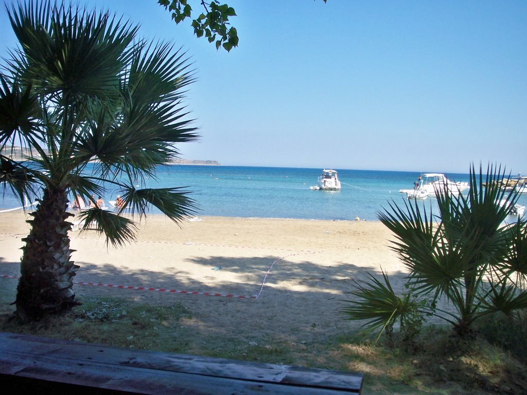 Beach view from taverners by Tony Inwood