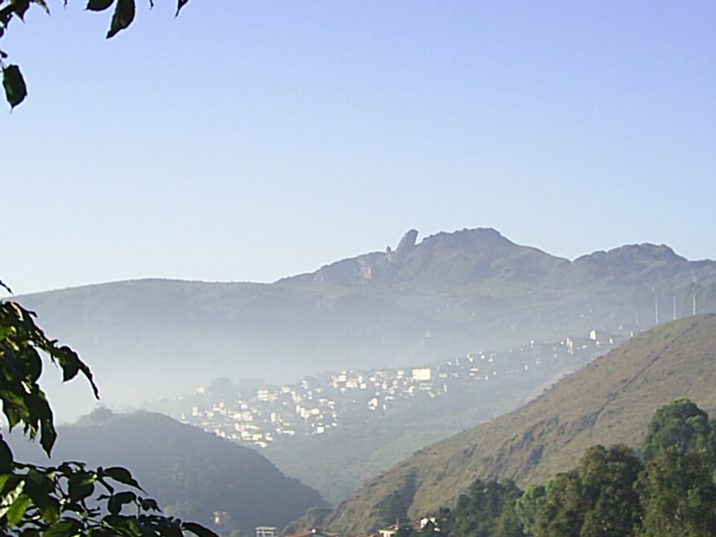 Vila do Gambá de Pico Itacolomi by Públio Athayde