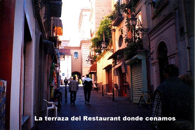 Calle en Sorrento by Rodolfo Manganiello