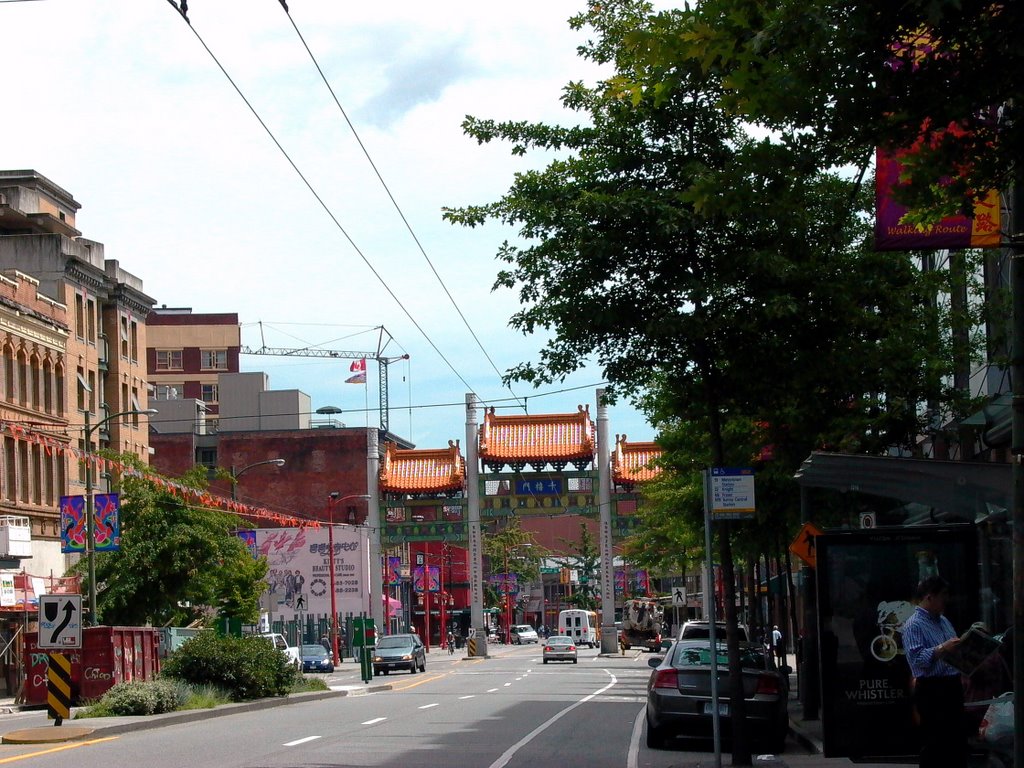 Approaching Vancouver Chinatown by Tung C Li(李冬祥)