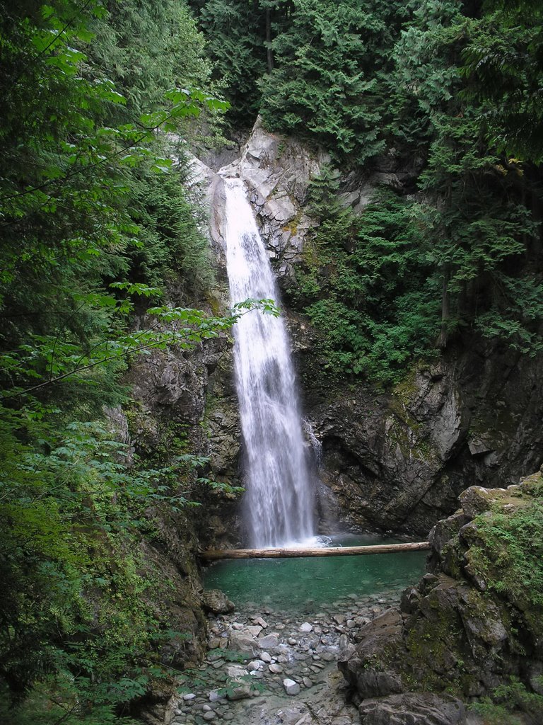 Cascade Falls by smoggie