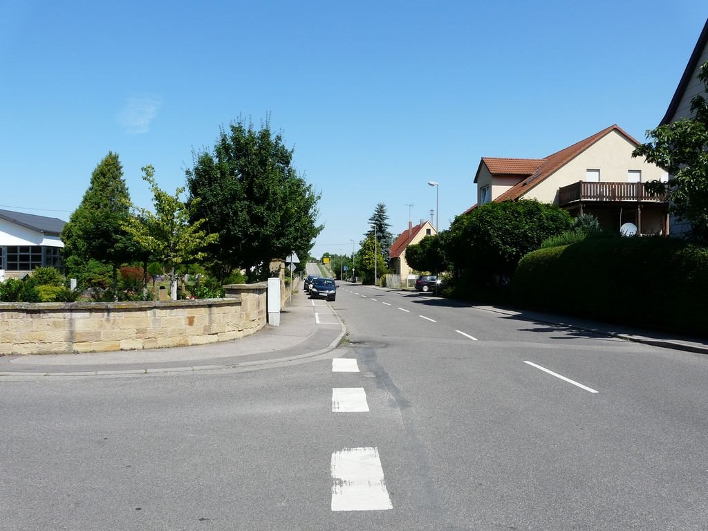 Eibensbach, Güglingerstr/Ecke Schulstraße by Walter Stuber