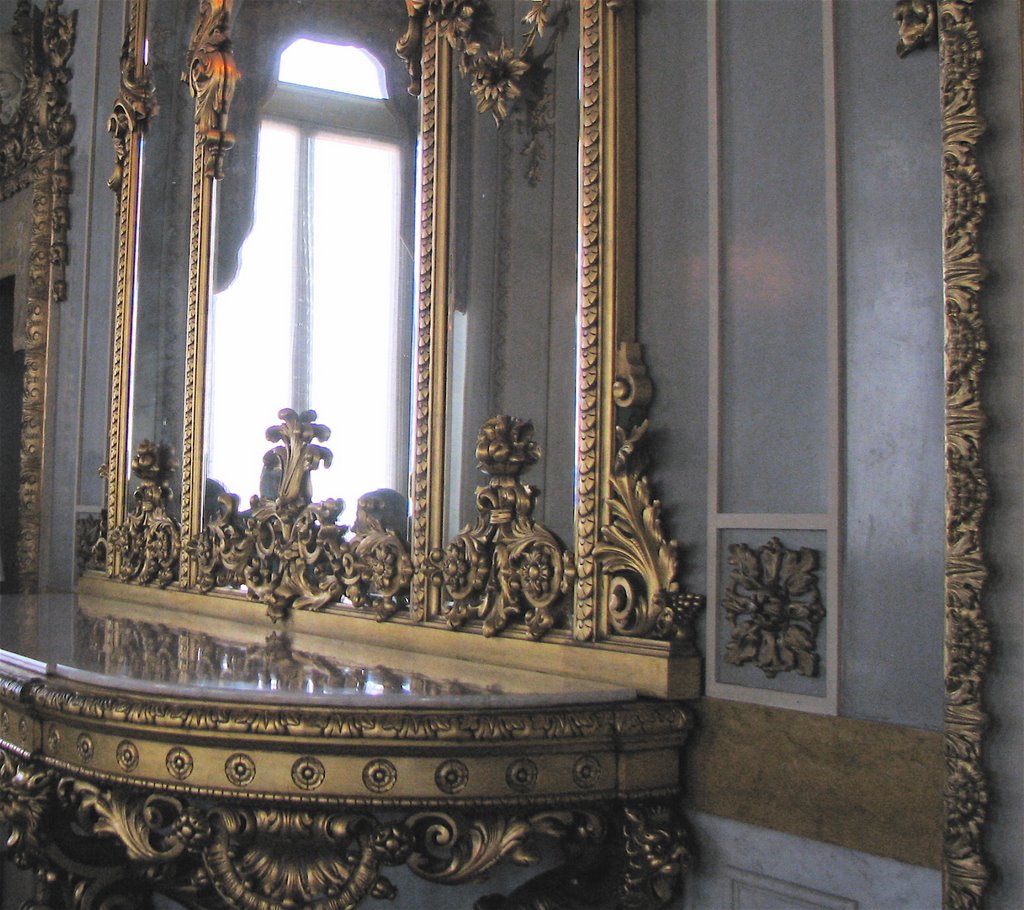 Interior Teatro Nacional in San Jose, Costa Rica by sharingsunshine