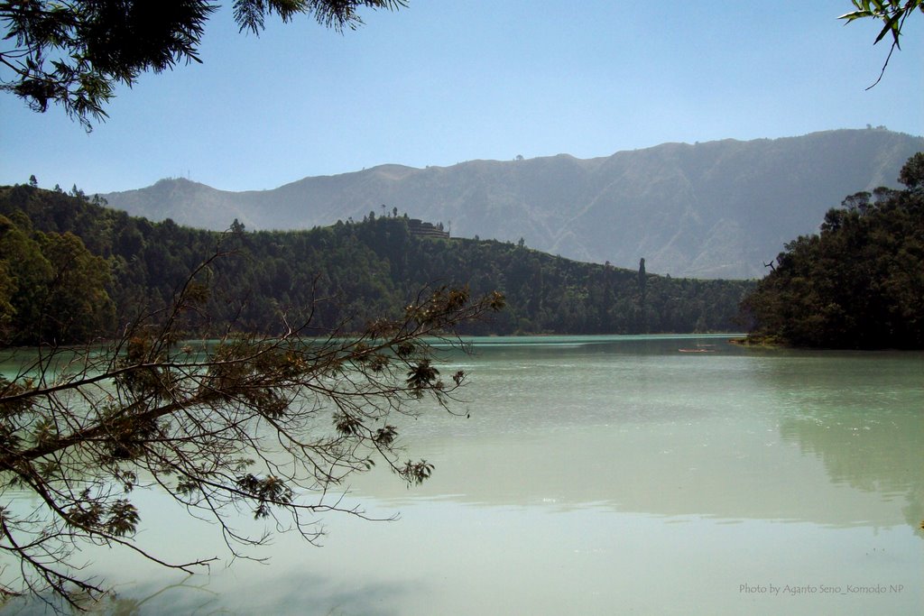 Telaga (lake) Warna, Dieng plateau by Aganto Seno