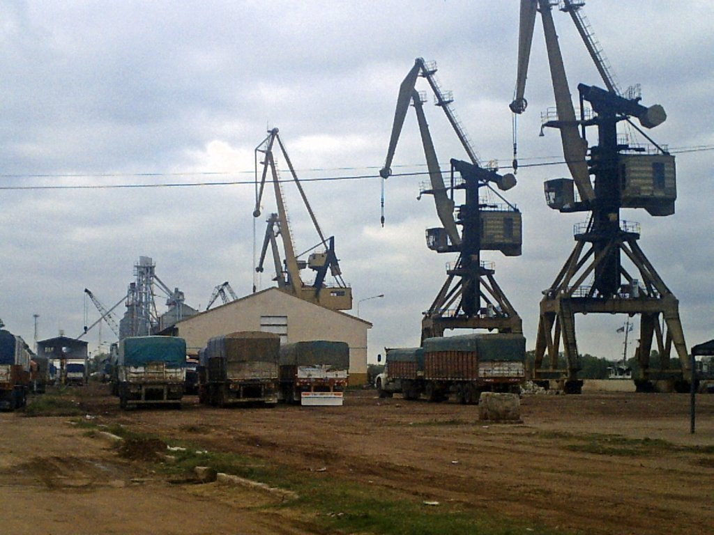 PUERTO DE BARRANQUERAS GRUAS by mariel1971