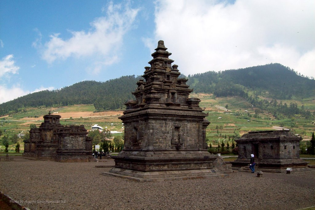 Complex of Arjuna temples by Aganto Seno