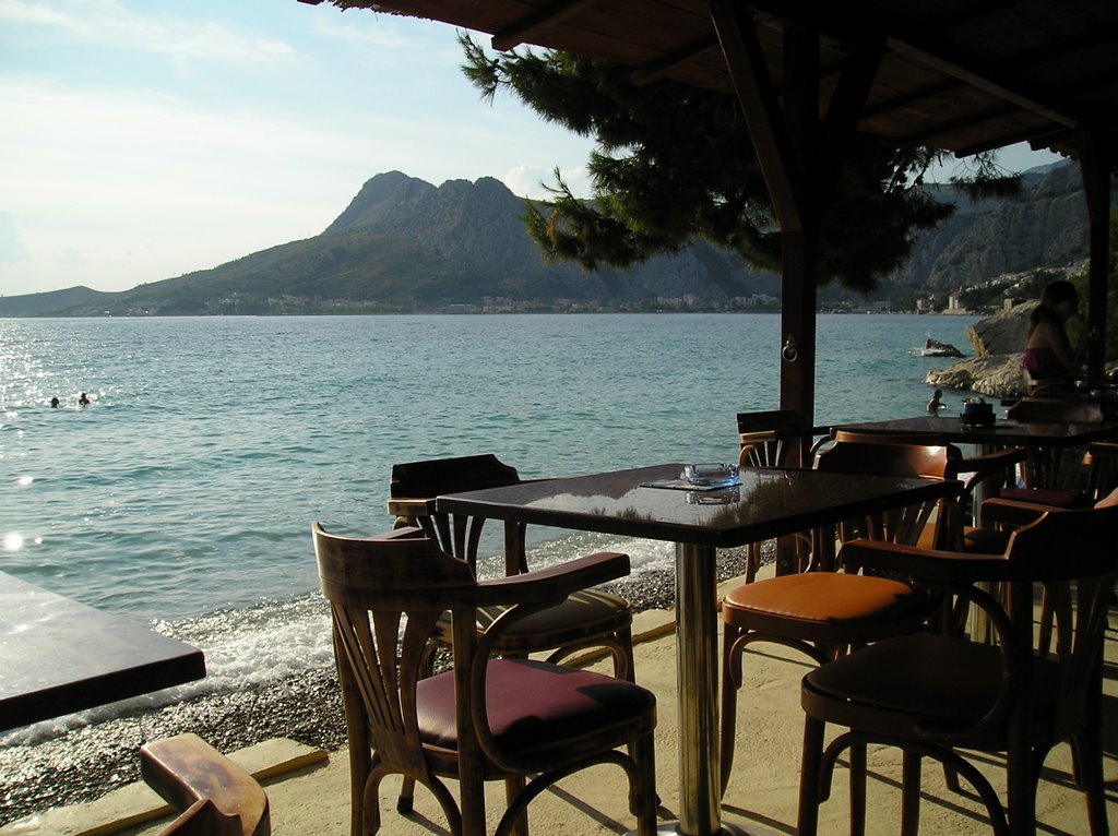 Omiš - restaurace na pláži by LudekKana