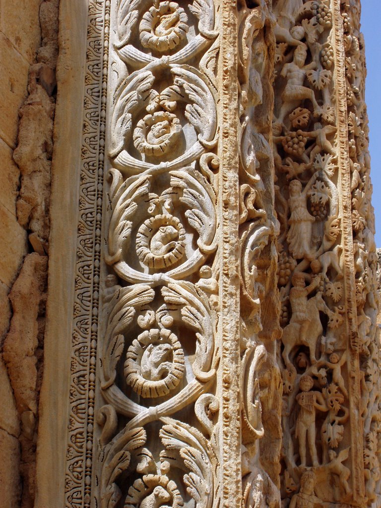 Basílica Severa (detalle columnas) Leptis magna by Juan Carlos Cabañas