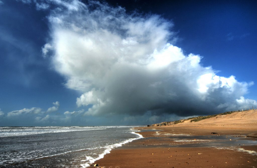 Dicke Wolke by Holger Uwe Schmitt