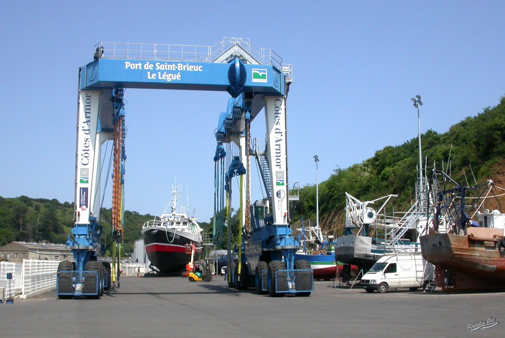 Saint Brieuc - Port du Légué - Aire de réparation navale by Kristen-Joc