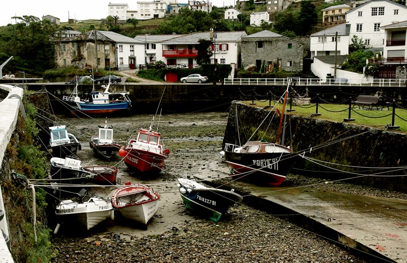 Puerto de Viavélez, El Franco, Asturias, España by Verdeimagenta