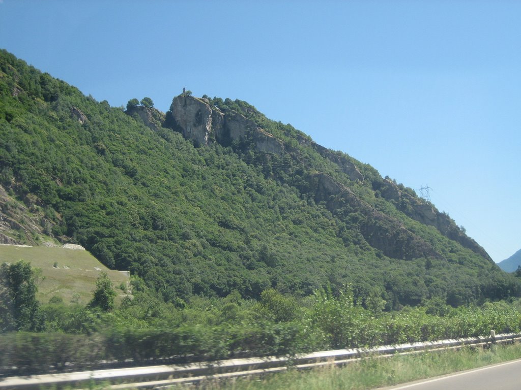 Chiesa di San Martino vista dalla A2 by eliael