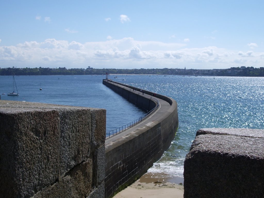 Saint-Malo by yoyolefou