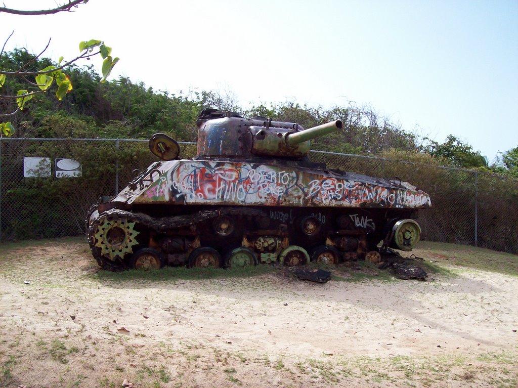 SHERMAN TANK IN FLAMENCO BEACH. by Miguel A. Gracia Sal…