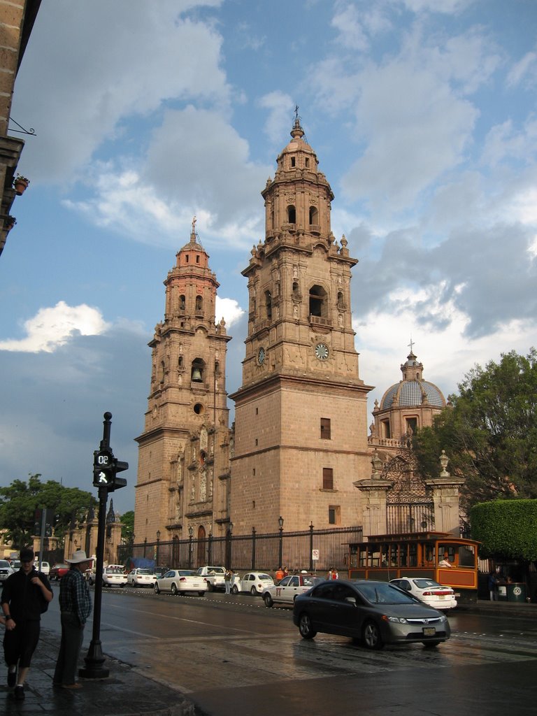 CATEDRAL DE MORELIA by PASTELITO