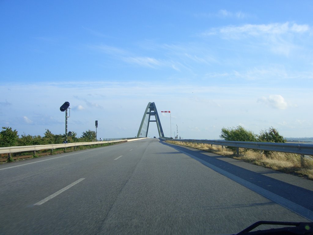 Fehmarnsund Brücke by Daniel MD