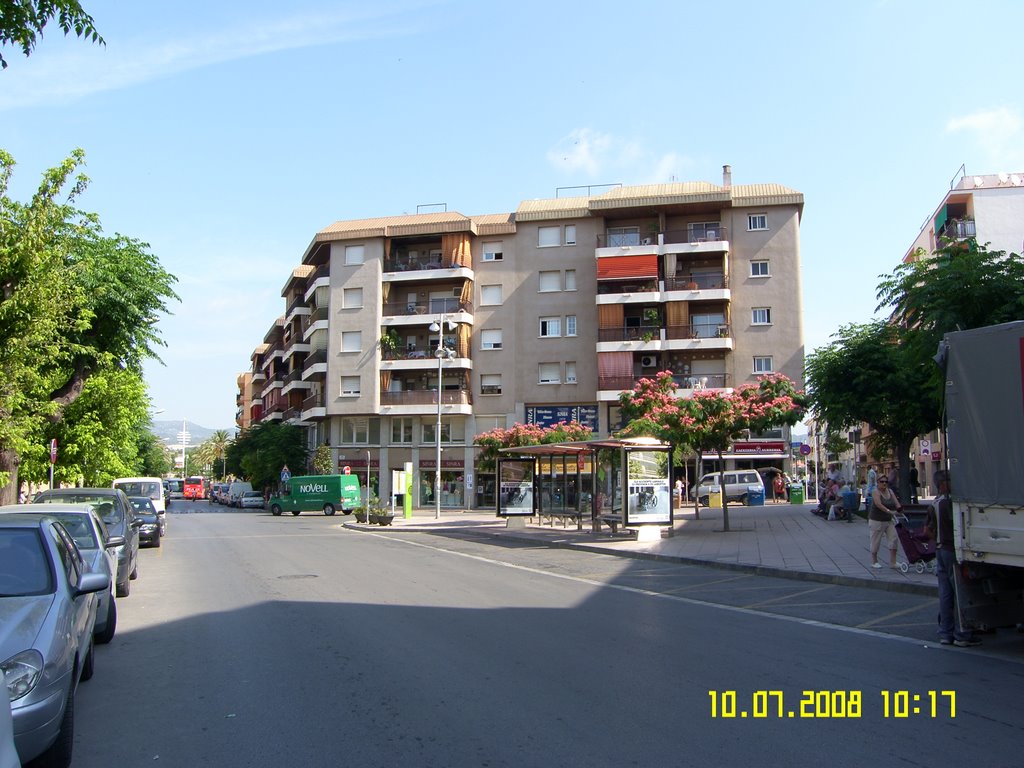 Mi Pueblo (Parada Autobus) by sira