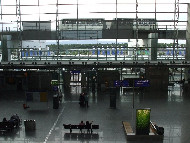 Frankfurt Airport Terminal 2 (2008) by jk1812