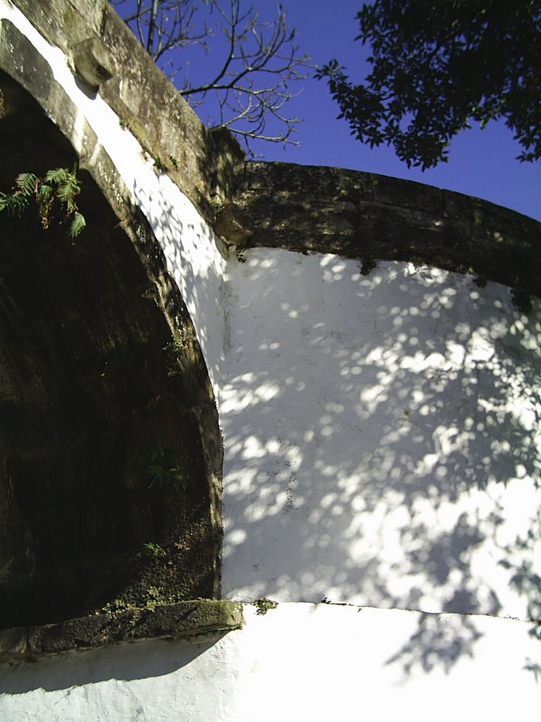 Ponte de Antônio Dias by Públio Athayde